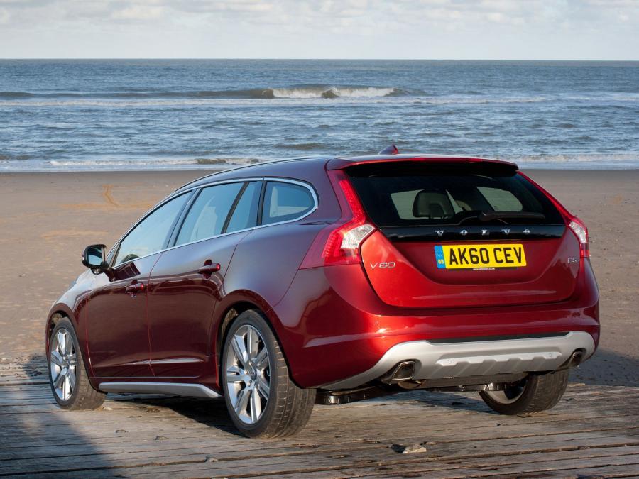  Volvo V60 D3 2010 года  (UK) (фото 9 из 21)